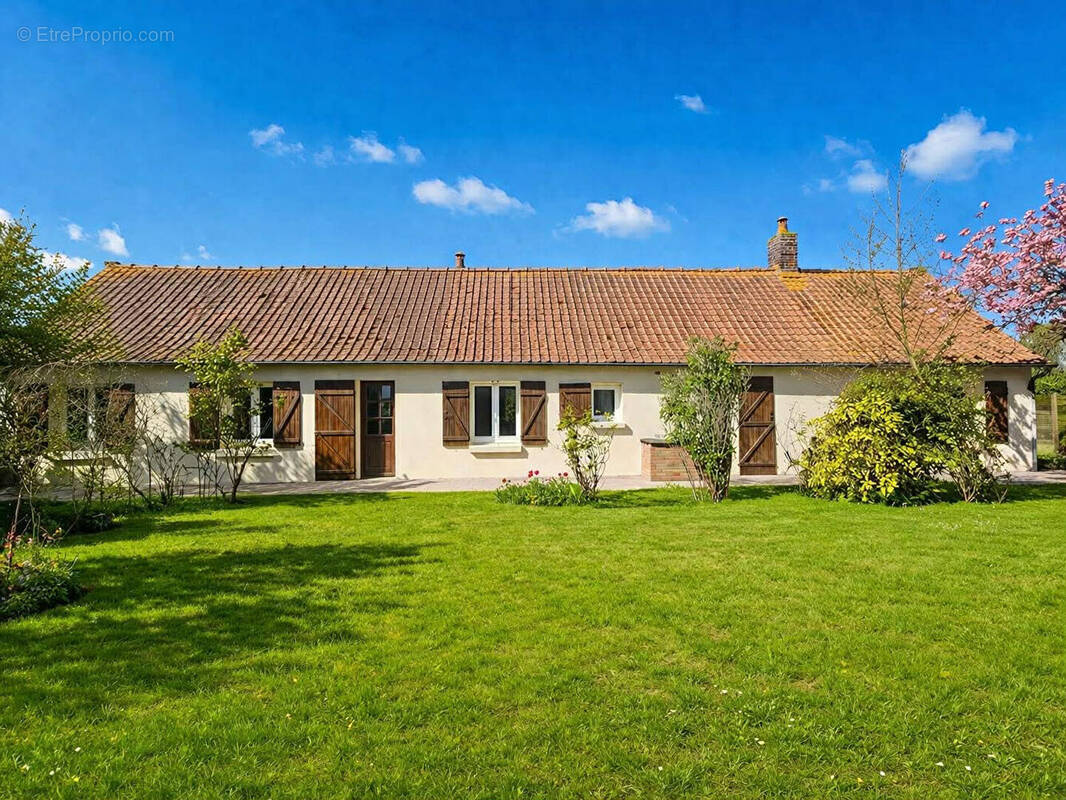 Maison à SAINT-QUENTIN-EN-TOURMONT
