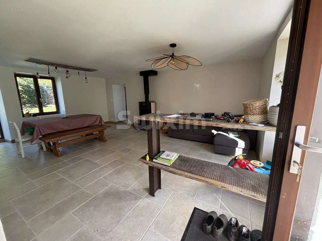 Maison à QUARRE-LES-TOMBES