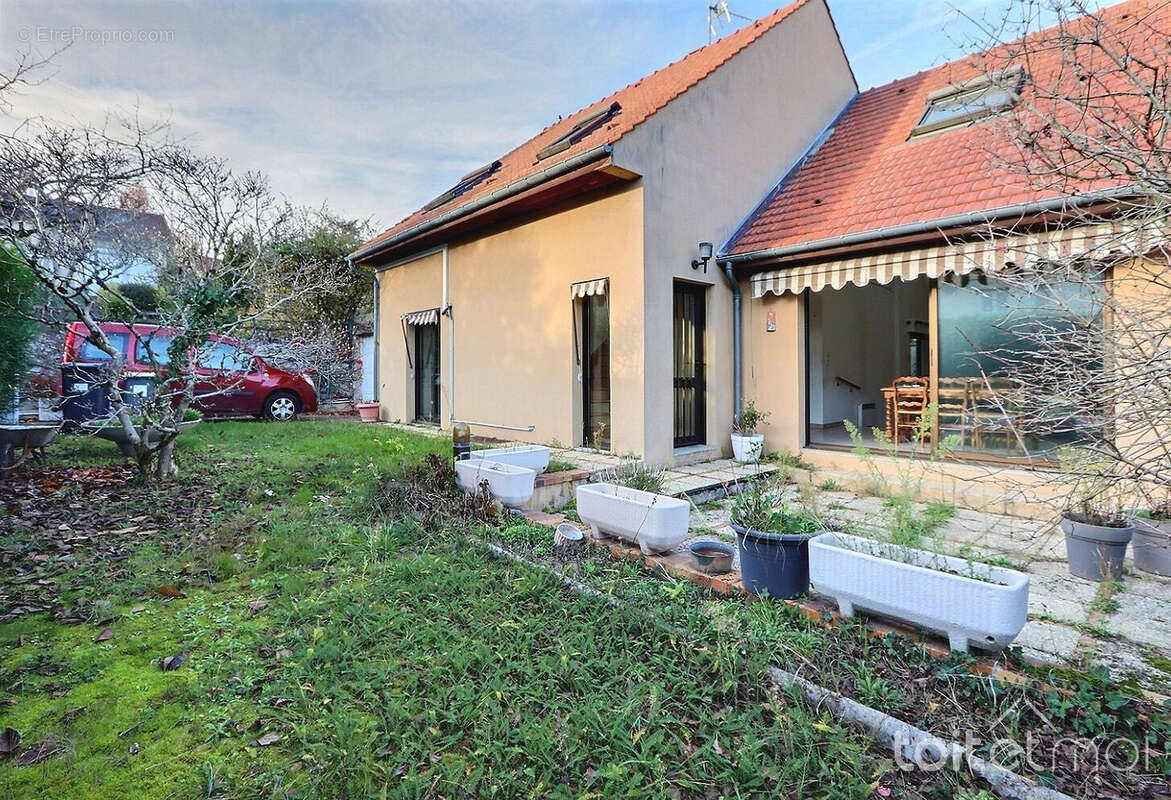 Maison à BURES-SUR-YVETTE