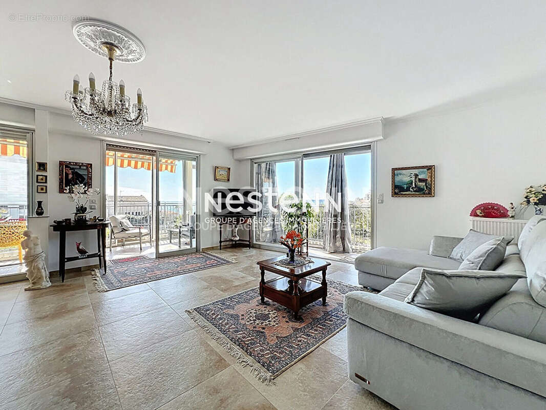 Appartement à VALLAURIS