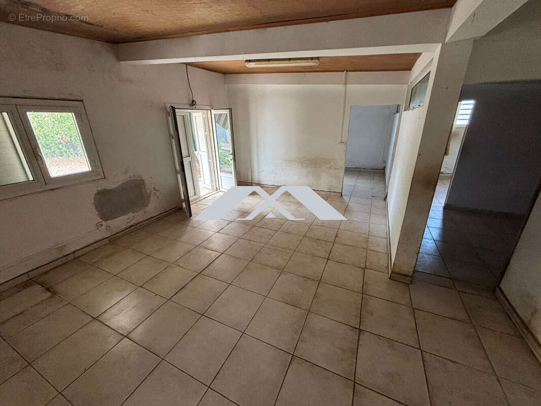 Maison à L&#039;ETANG-SALE