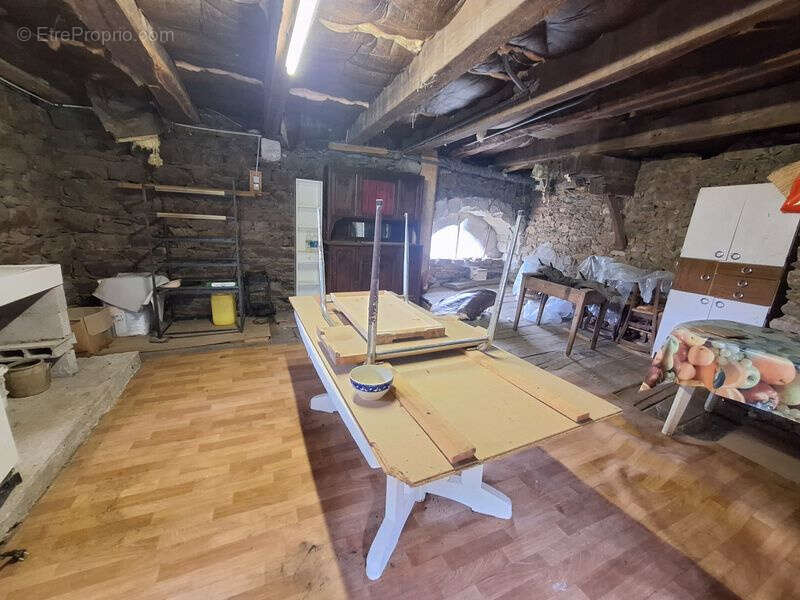 Maison à LAVAL-DE-CERE