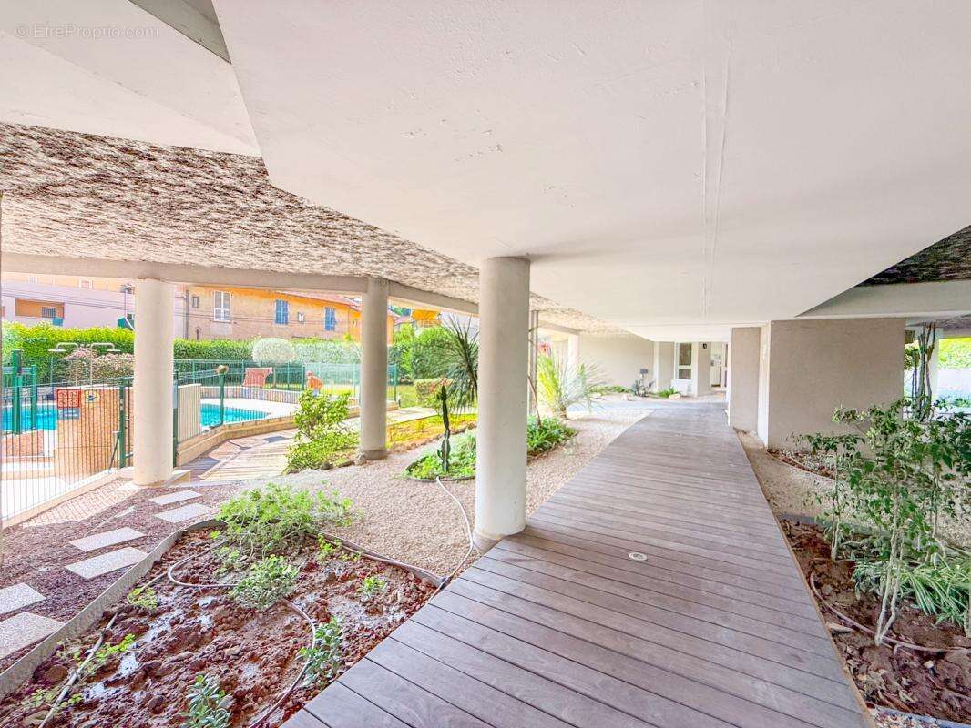 CAGNES ST-JEAN Superbe 3 Pièces 64 m² étage terrasse garage et cave - Piscine - photo 14