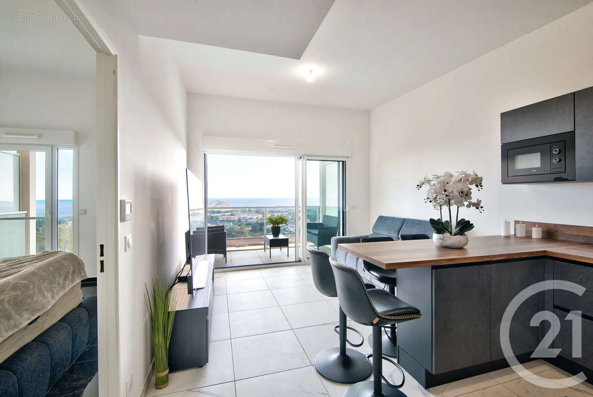 Appartement à VILLENEUVE-LOUBET