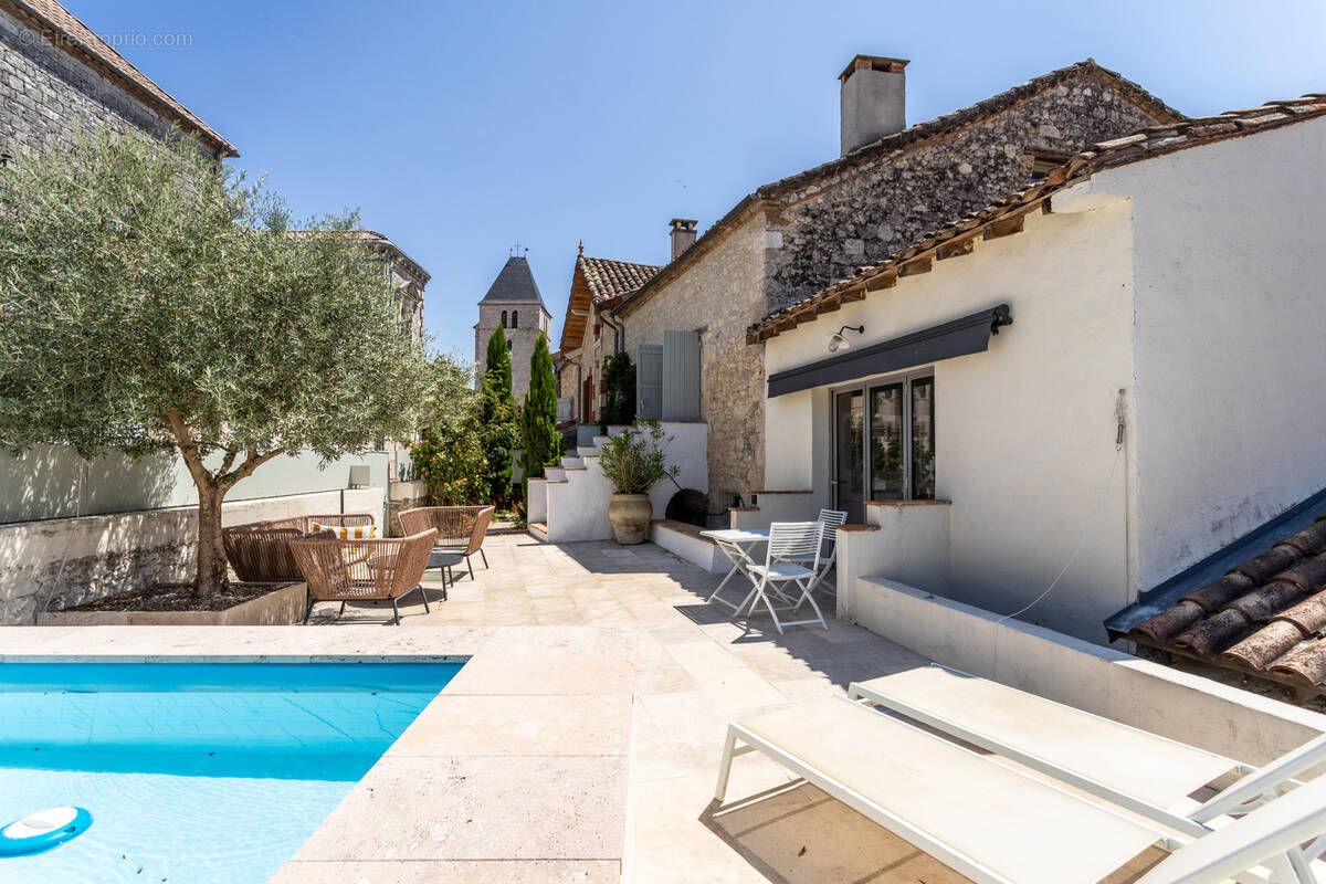 Maison à BEAUVILLE