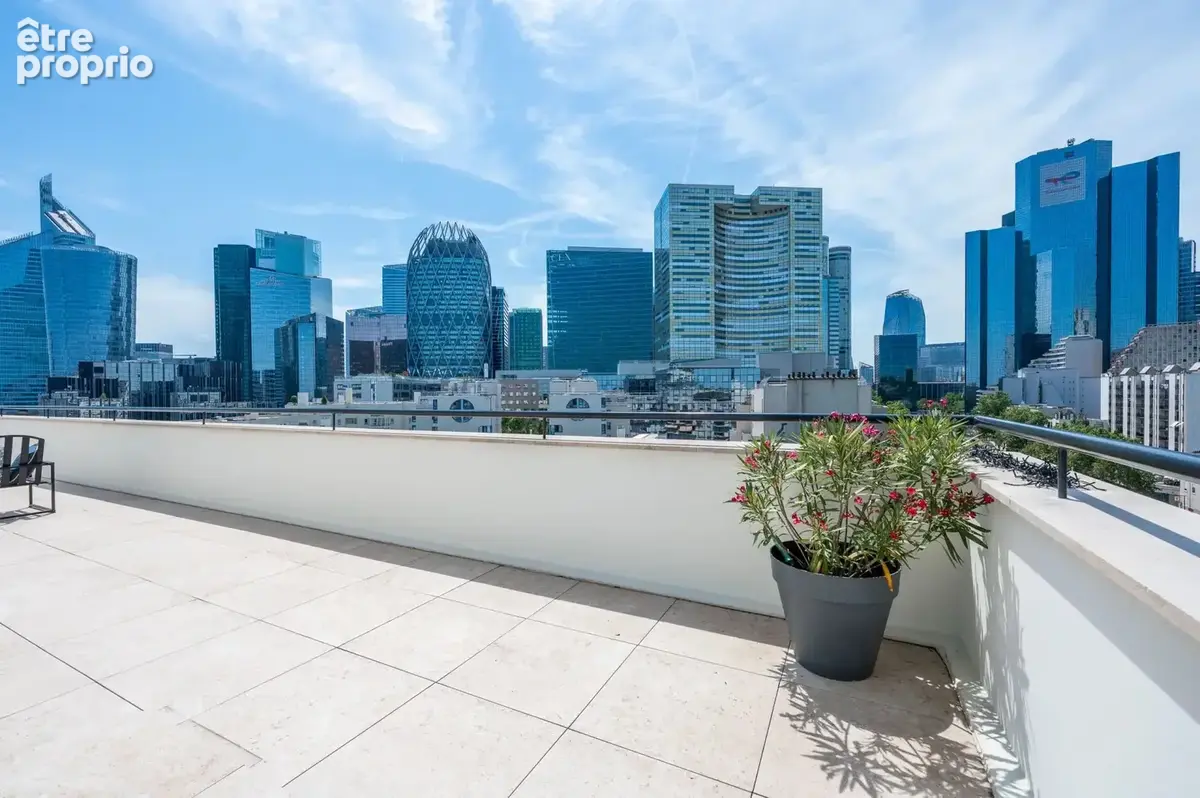 Appartement à COURBEVOIE