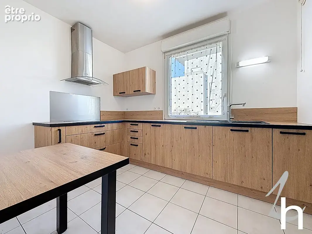 Appartement - ascenseur - balcons - cave - parking en sous sol - photo 6