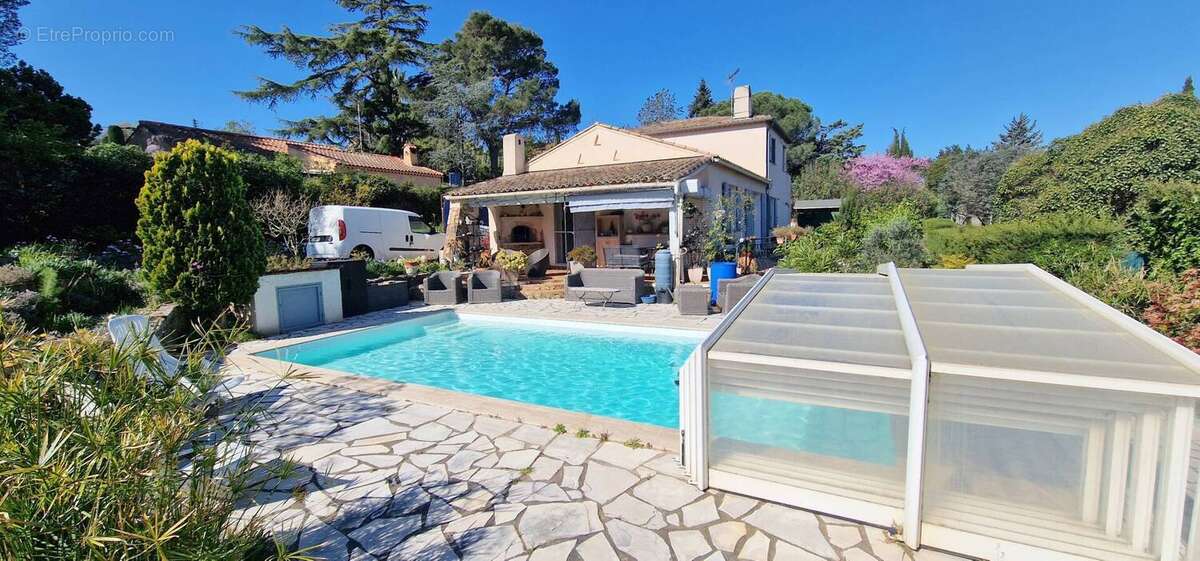 Autre à ROQUEBRUNE-SUR-ARGENS
