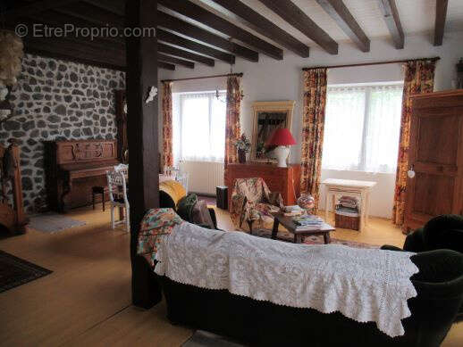 Maison en pierres avec terrain attenant - photo 2