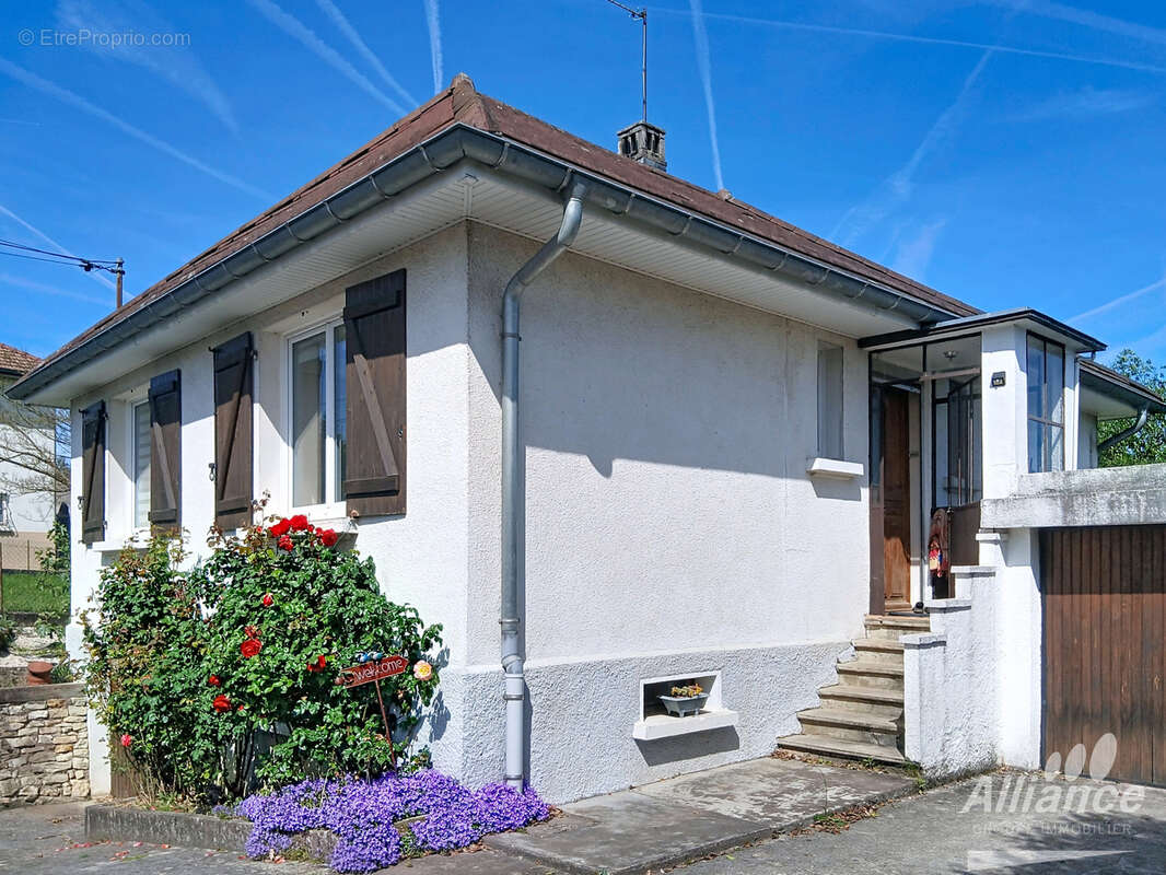 Maison à L'ISLE-SUR-LE-DOUBS