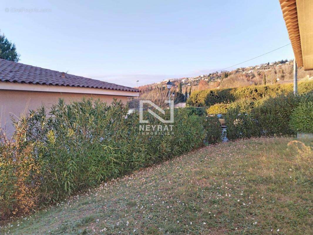 Appartement à MONTAUROUX