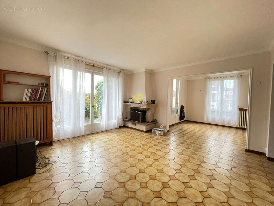 Maison à MONTIGNY-LES-CORMEILLES