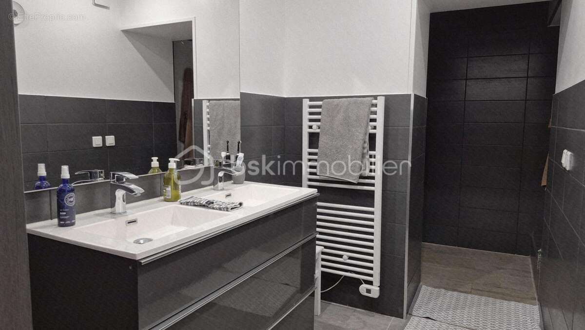 Maison à MAUZE-SUR-LE-MIGNON