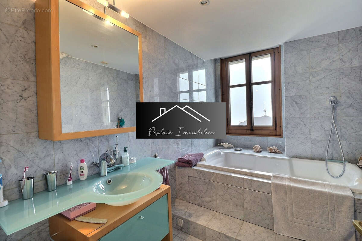 Appartement à EVIAN-LES-BAINS