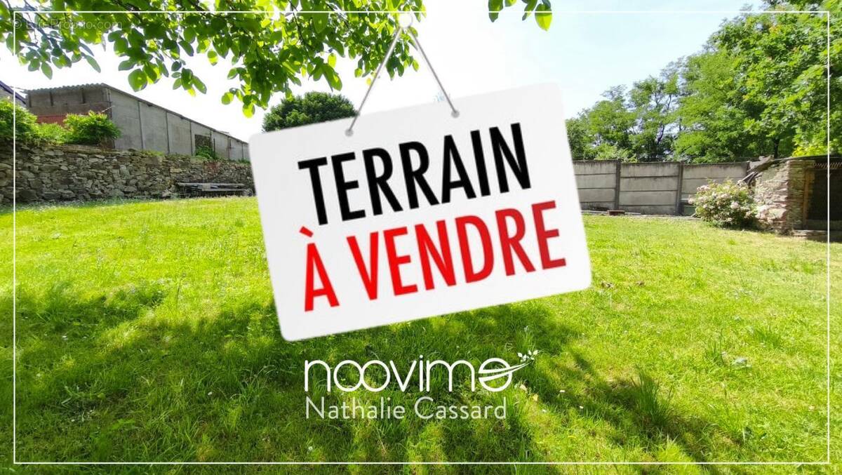 Terrain à LES TOUCHES