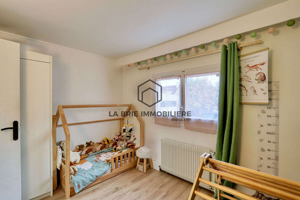 Maison à BOUSSY-SAINT-ANTOINE