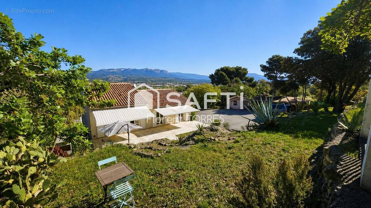 Photo 1 - Maison à SIX-FOURS-LES-PLAGES