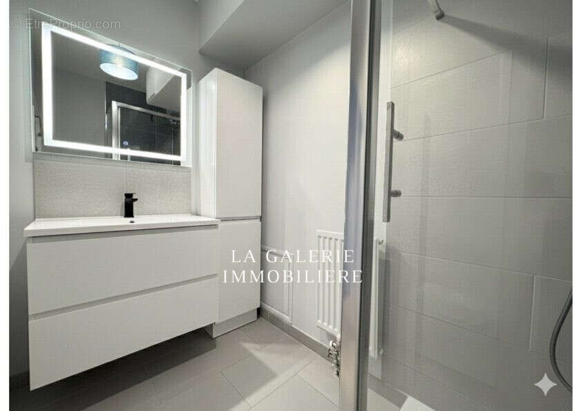 Appartement à SURESNES
