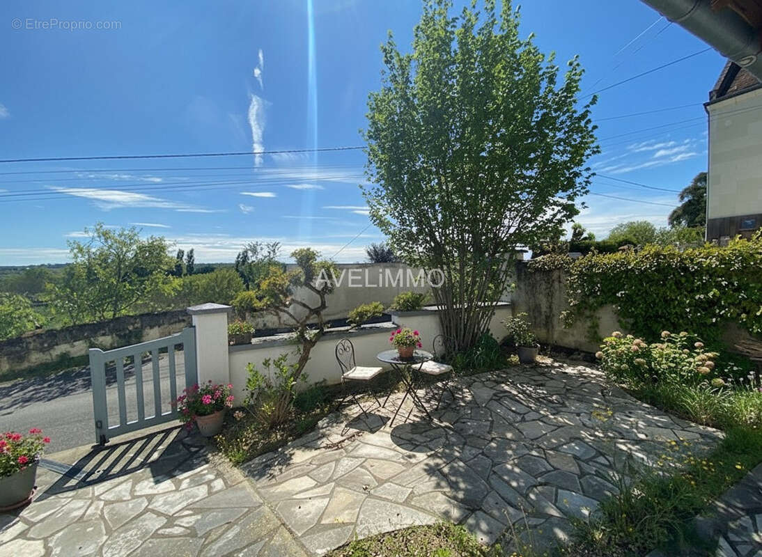 Maison semi-troglodyte avec cour plein sud - photo 2