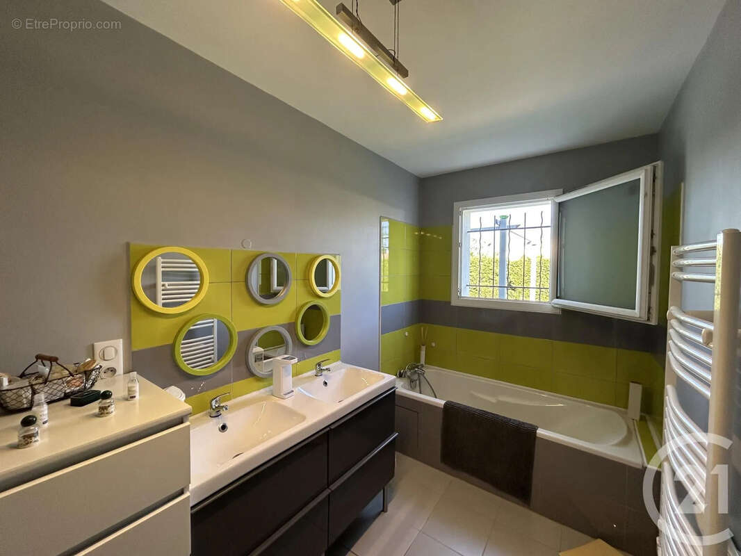 Maison 162 m² à Camps-Sur-L'isle  - photo 8