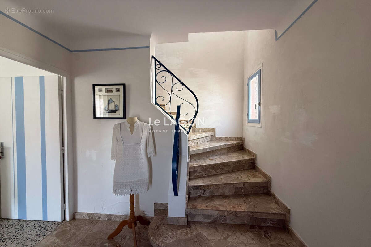 Maison 140 m² à Saint-Cyprien  - photo 4