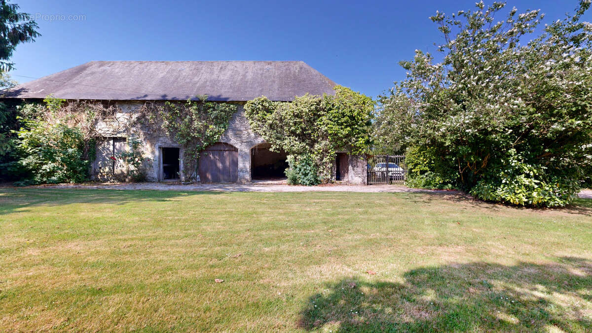 Maison à SAINT-DENIS-LE-GAST