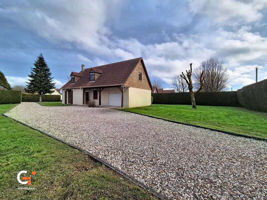 Maison à BOURG-ACHARD