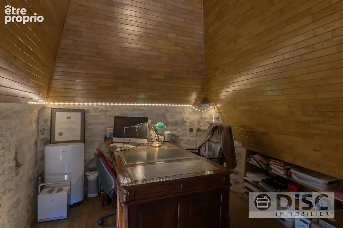 Propriété de charme avec piscine, jacuzzi et 7 hectares dans un environnement préservé - photo 16