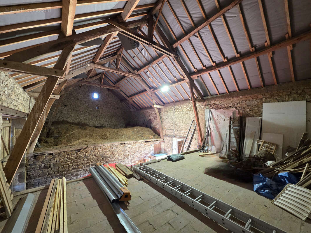 Maison à SAINT-GERVAIS-D'AUVERGNE