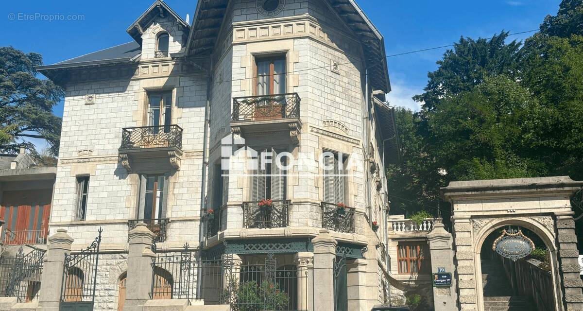 Appartement à AIX-LES-BAINS