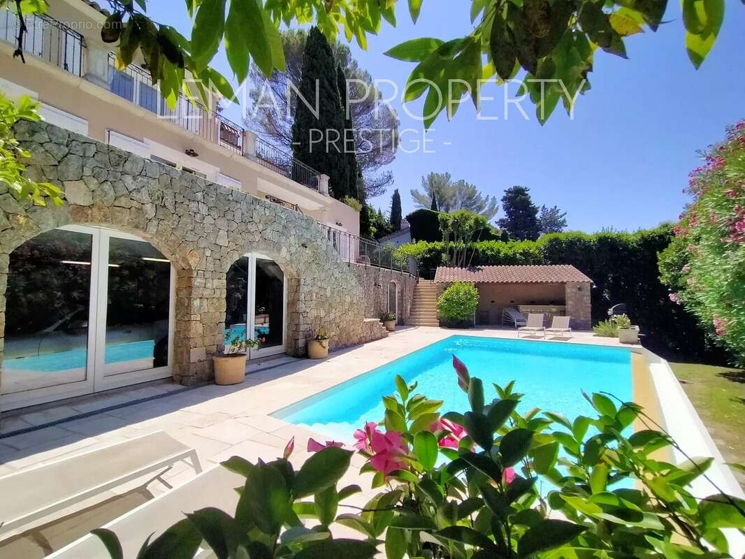 Maison à MOUGINS