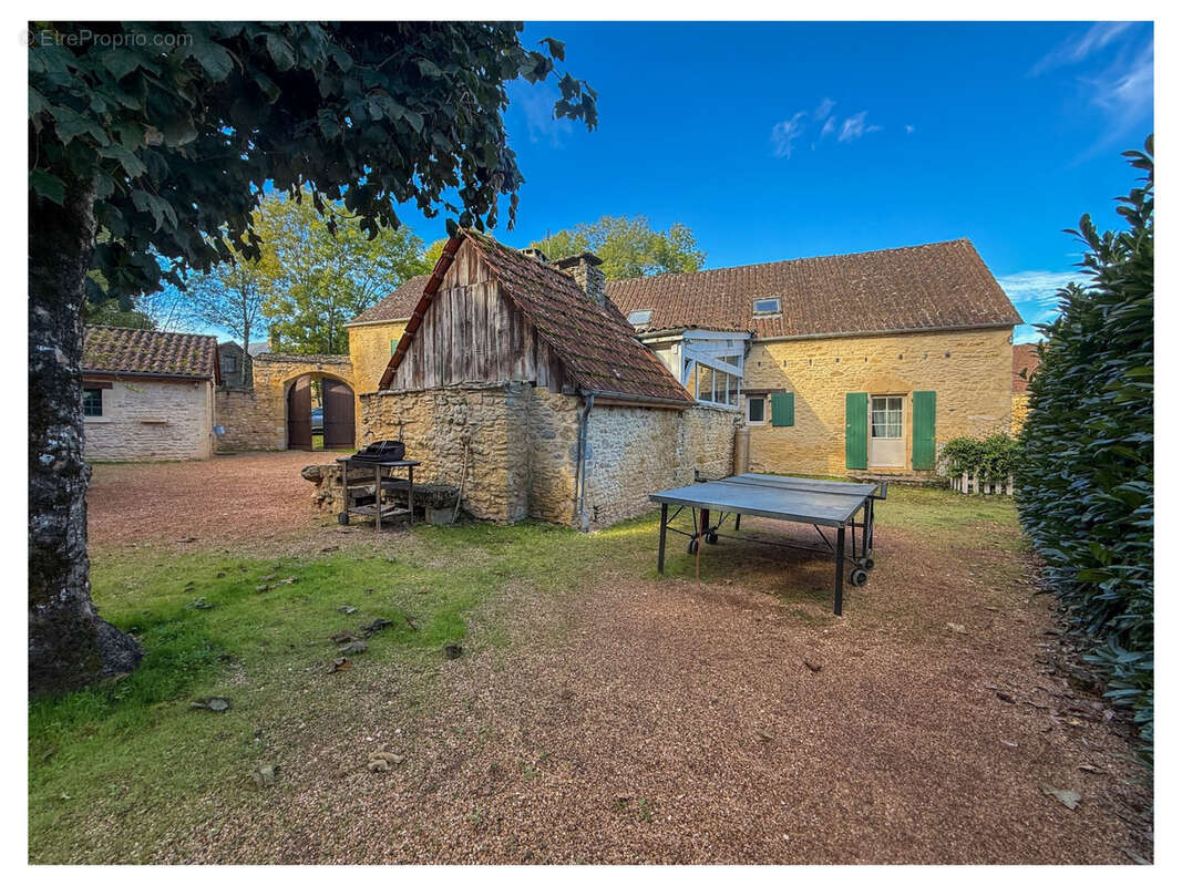 Maison à SAINT-AMAND-DE-COLY