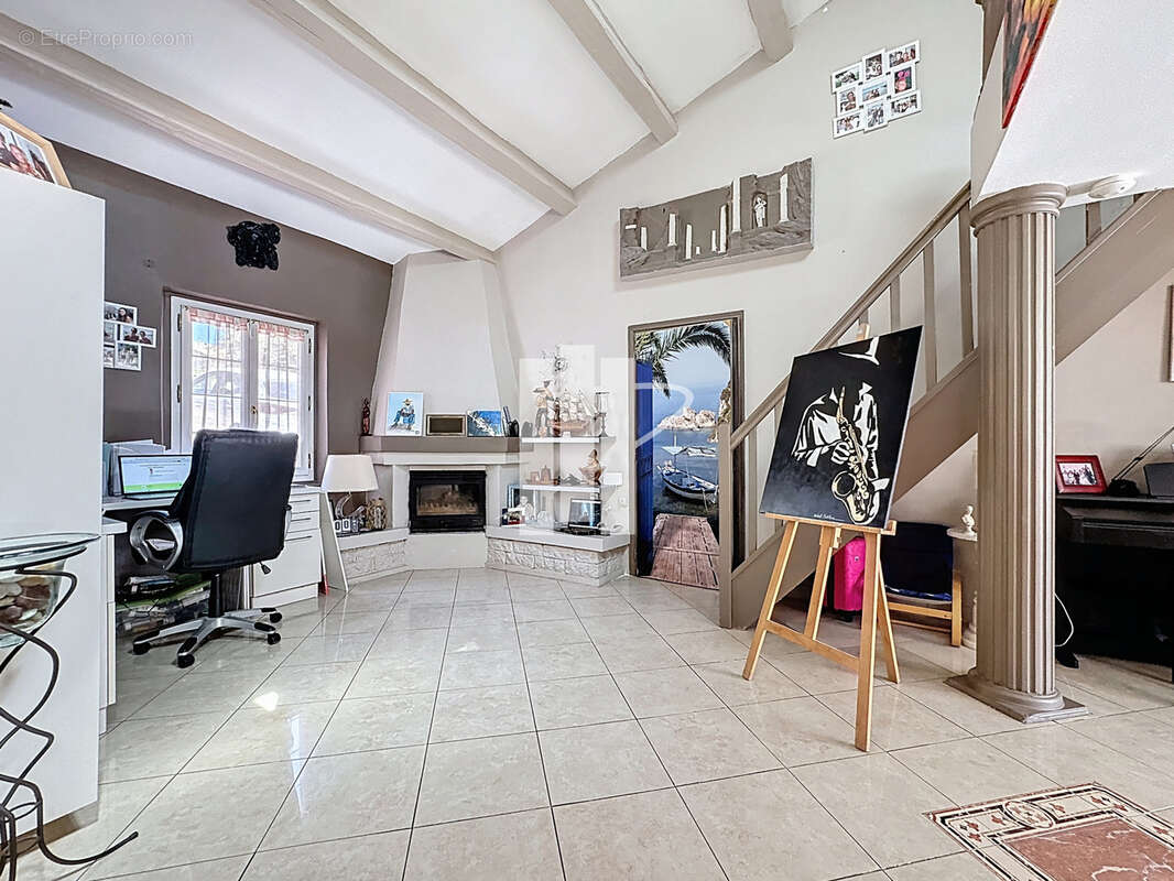 Maison à LE MUY