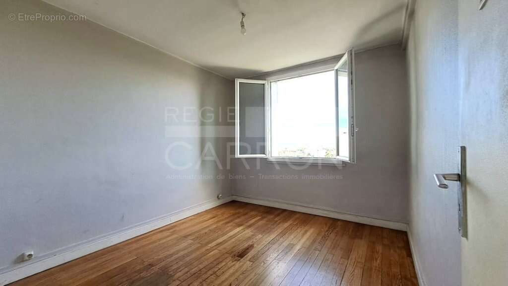LYON – Av. Rockefeller - TYPE 3 de 54 m² – Dernier étage avec vues dégagées - photo 3
