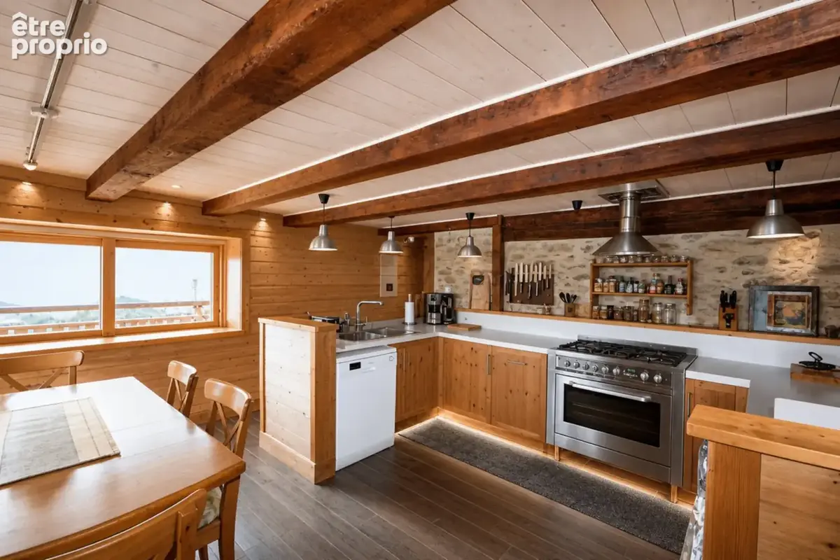 A vendre sur 2,4 ha en pleine nature 1 Chalet Rénové + 1 ancien chalet à réhabiliter - photo 10