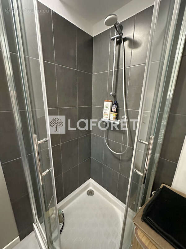 Appartement à SAINT-LAURENT-DU-VAR