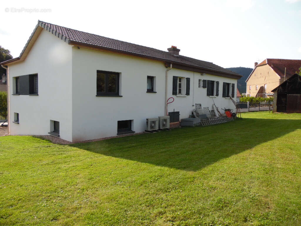 Maison à VIEUX-MOULIN