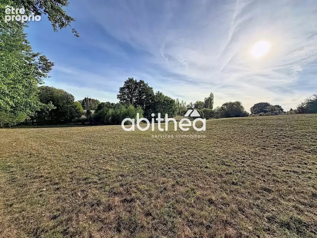 Propriété sur 6,5 ha, avec étang, prairies et bois. - photo 9