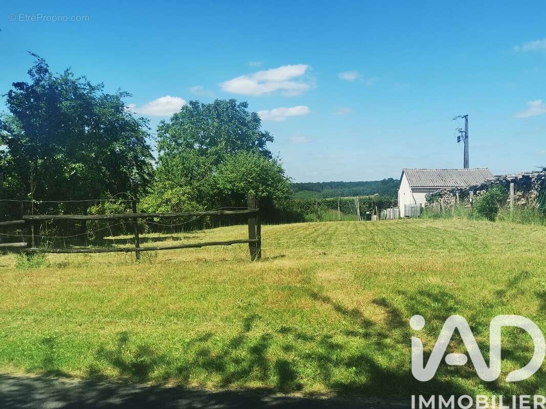 Terrain 670 m² à Coudrecieux  - photo 4
