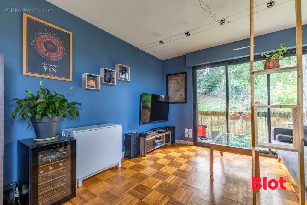 Appartement à MONTFORT-SUR-MEU
