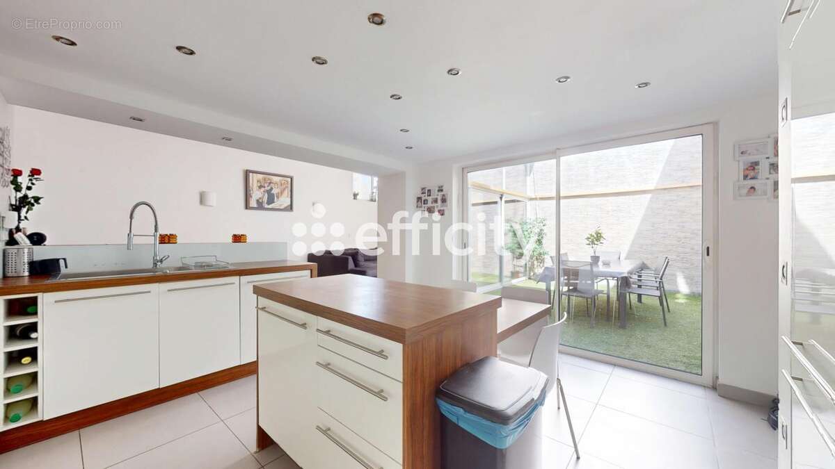 Maison à VILLEURBANNE