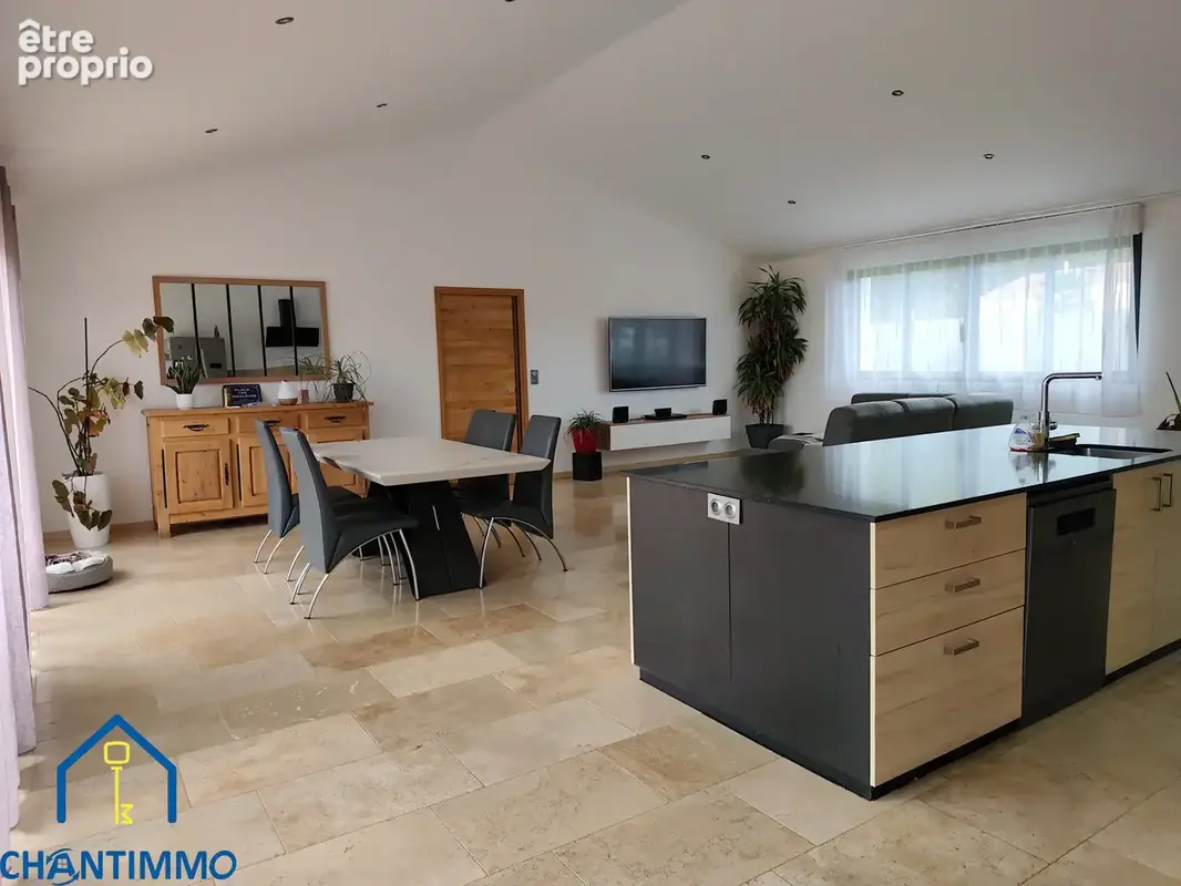 Pavillon de plain-pied spacieux et moderne sur un terrain de 5200 m2 - photo 12