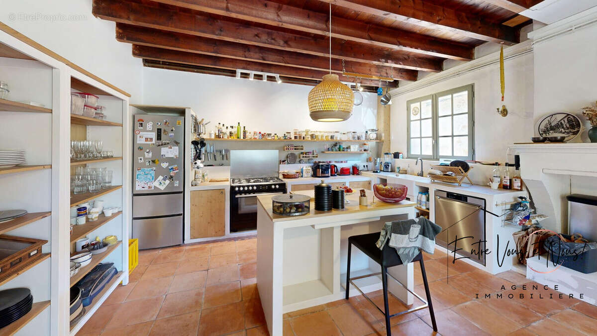 Maison 280 m² à Saint-Pierre-D'aurillac  - photo 7