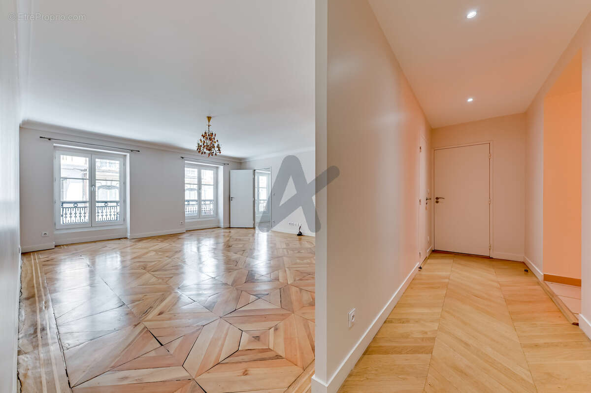 Exclusivité - Lyon 2 ème - rue Victor Hugo, appartement de 5 pièces et de 160 m2 - photo 4