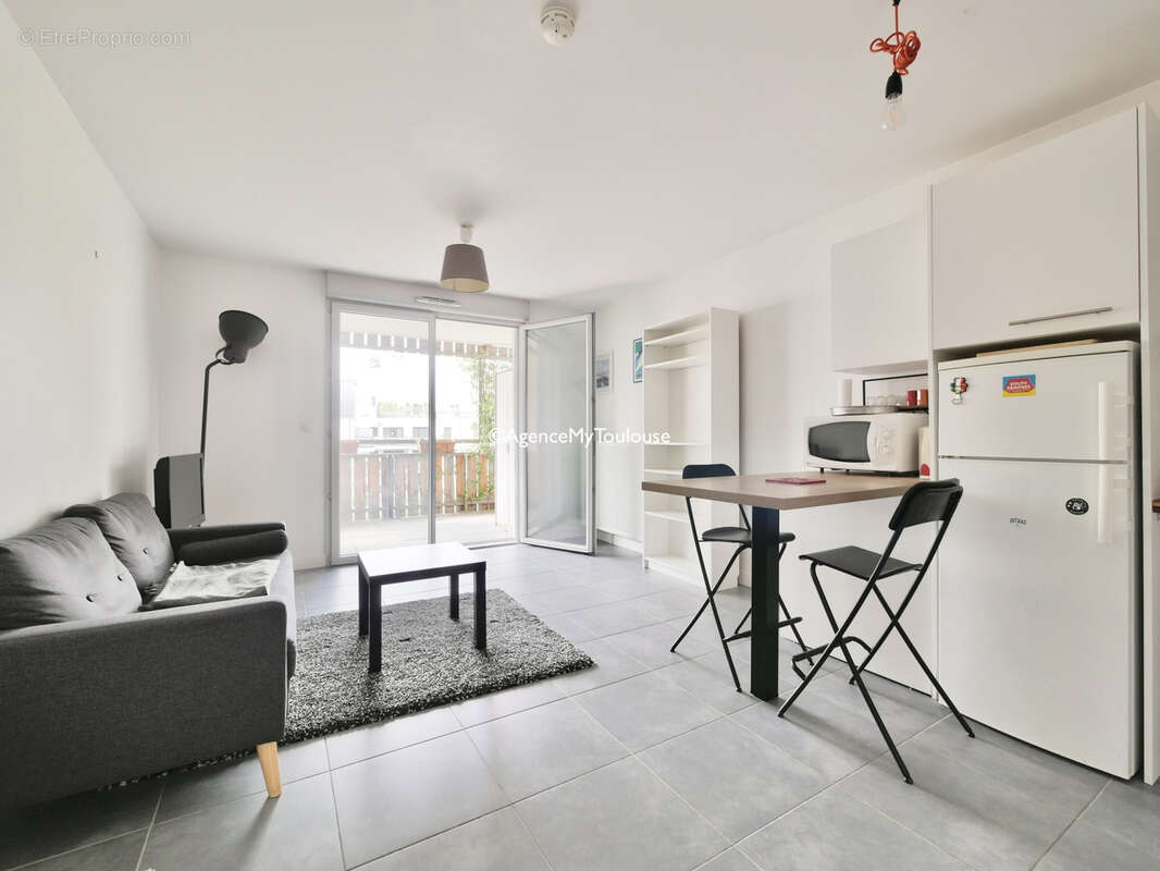 Saint-Cyprien/Cours Dillon, Appartement T2 avec terrasse et parking - photo 2