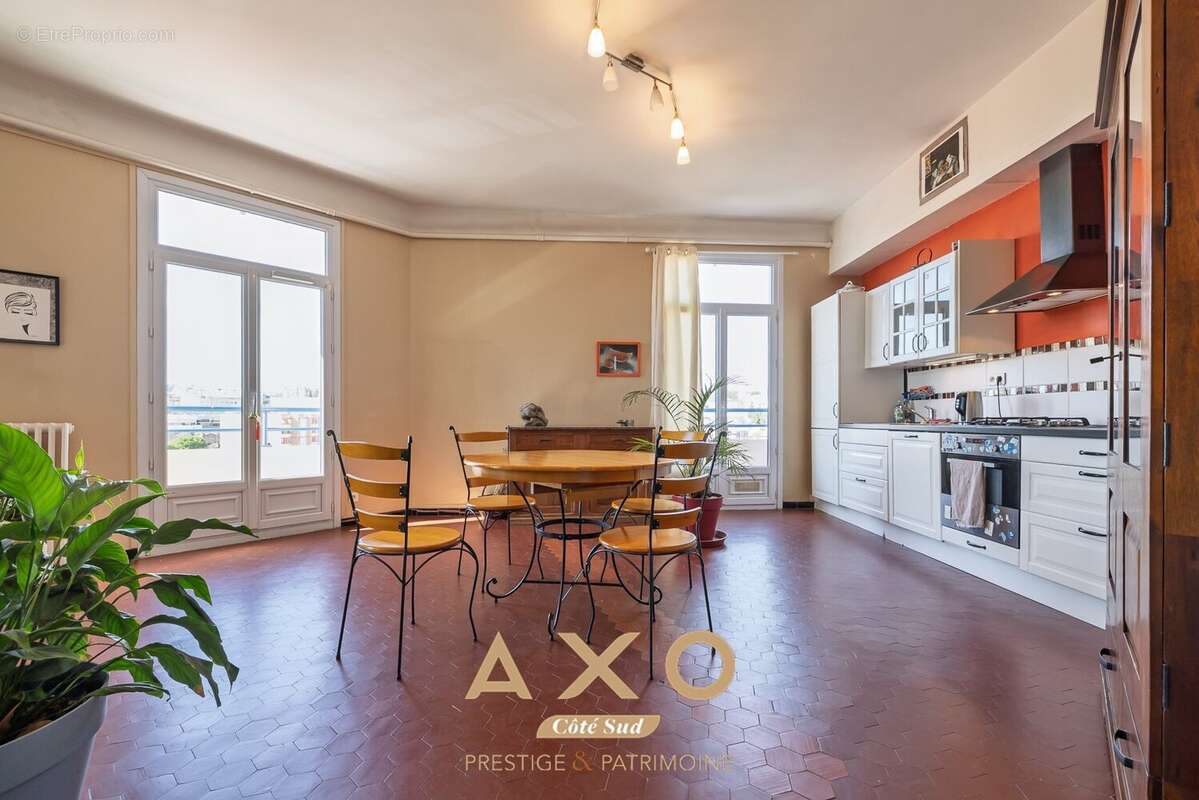 Appartement à MARSEILLE-4E