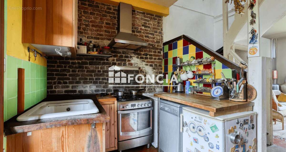 Maison de charme avec travaux - photo 2