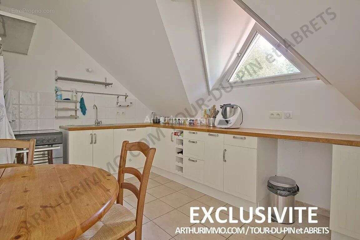 Appartement à LA TOUR-DU-PIN