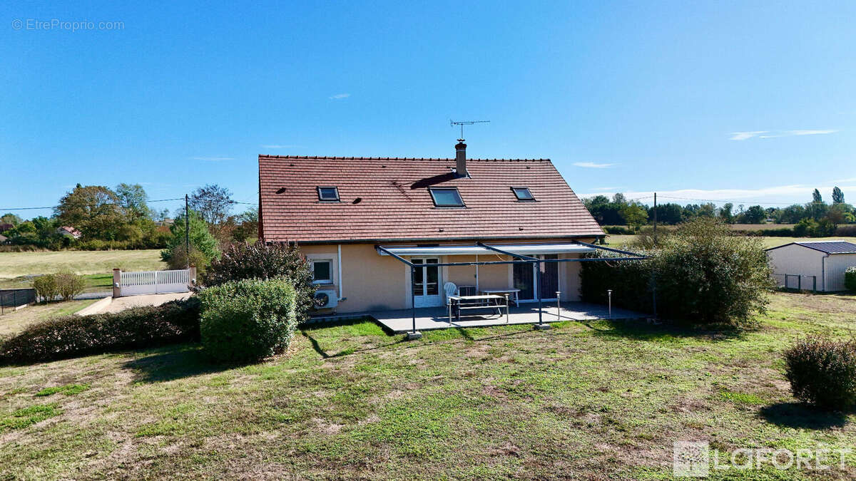 Maison à VILLENEUVE-SUR-ALLIER