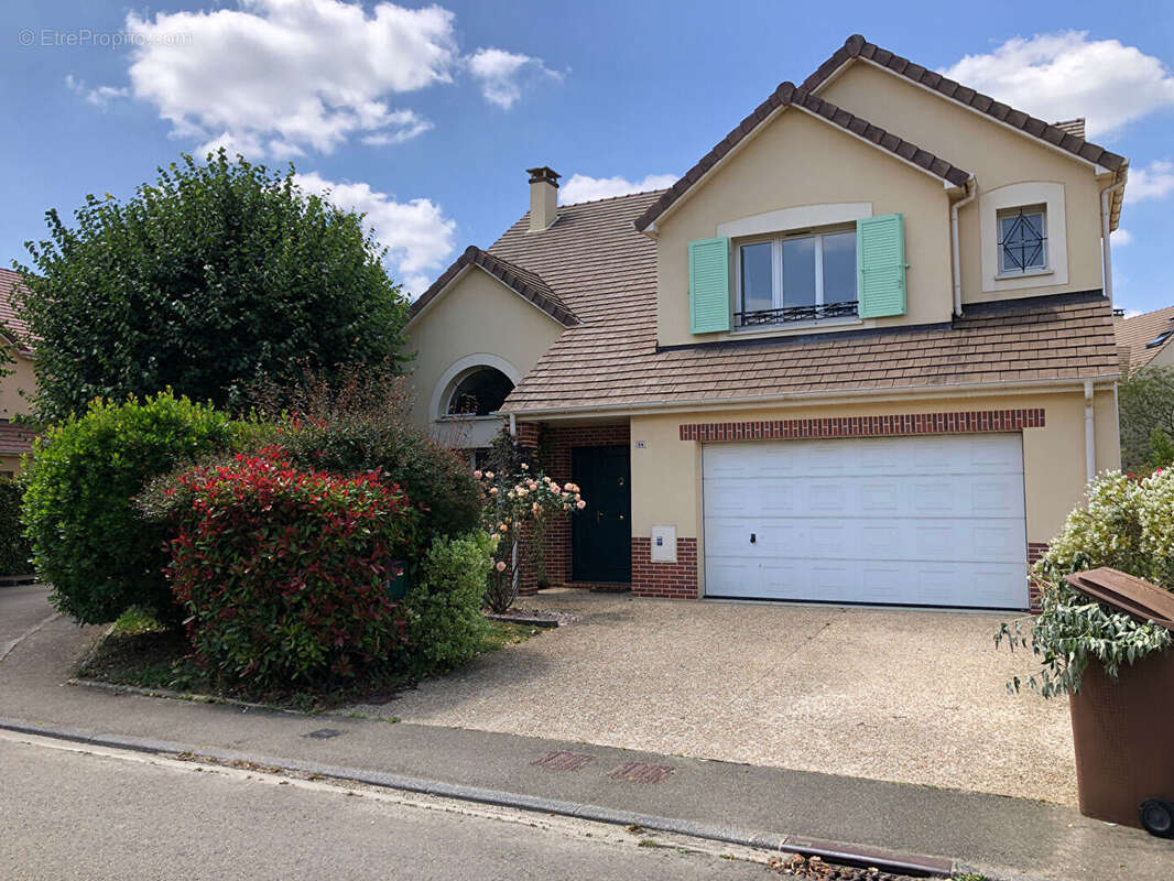 Maison à TOUSSUS-LE-NOBLE